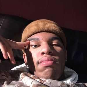 Meet your Posher, Devin